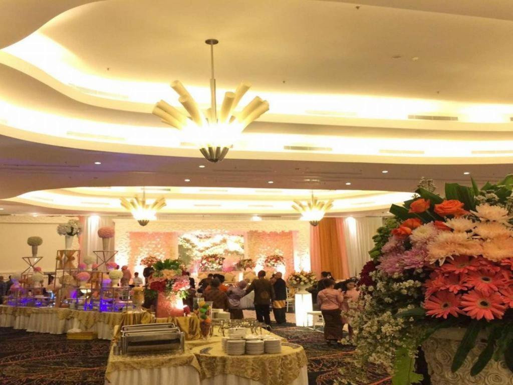 Ipb Convention Hotel Botani Square Bogor Exterior photo